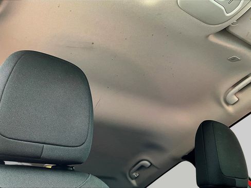 Used 2019 Jeep Renegade Latitude w/ Cold Weather Group AWD/4WD image 27