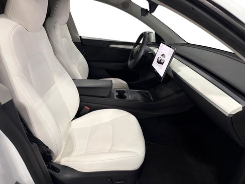 Certified 2023 Tesla Model Y Long Range AWD/4WD image 13