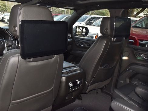 Used 2023 GMC Yukon XL Denali w/ Denali Reserve Package image 19