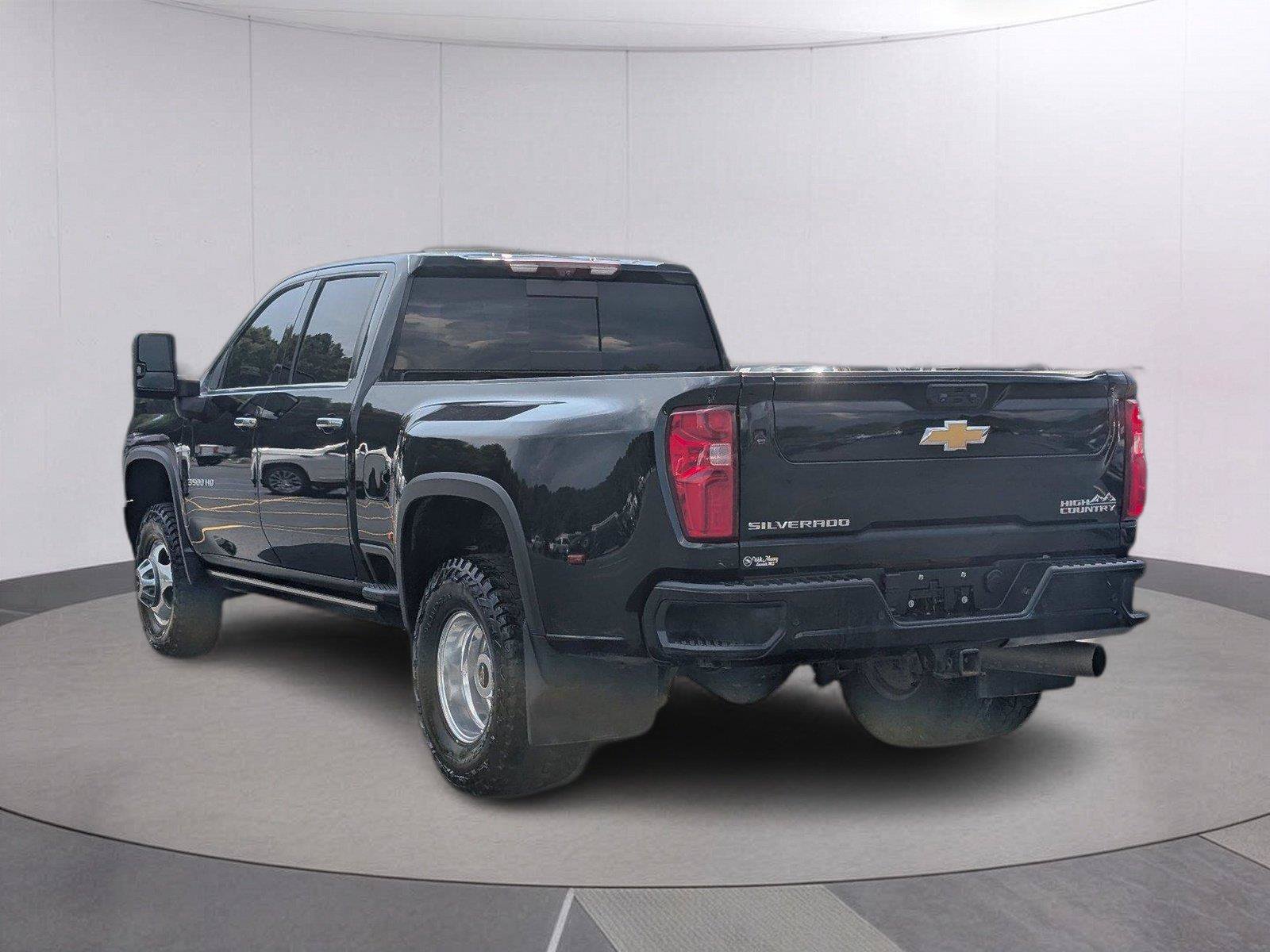 Used 2022 Chevrolet Silverado 3500 High Country w/ LPO, Hitch Package AWD/4WD image 3