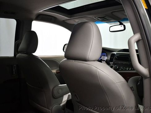 Used 2014 Toyota Sienna XLE image 15