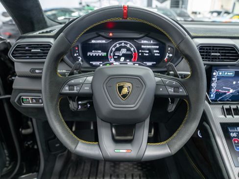 Used 2023 Lamborghini Urus Performante AWD/4WD image 14