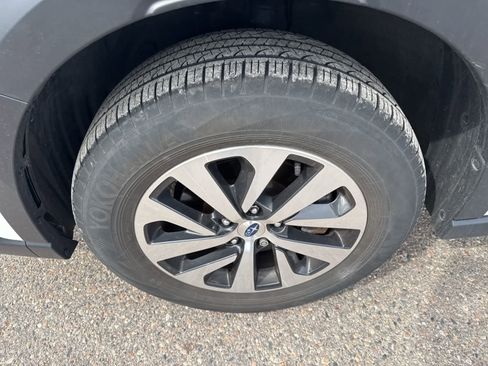 Used 2023 Subaru Outback Premium image 6