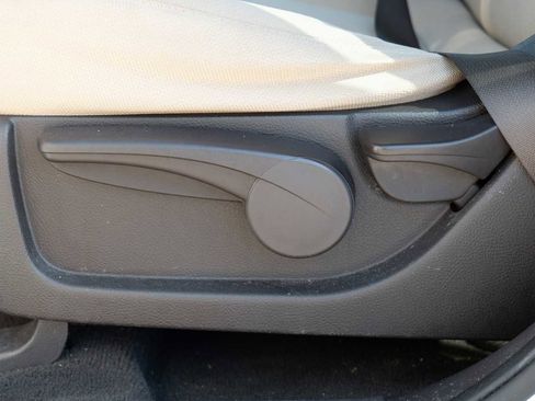 Used 2012 Hyundai Santa Fe GLS image 22