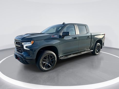 Used 2025 Chevrolet Silverado 1500 LT Trail Boss w/ Convenience Package II AWD/4WD image 1