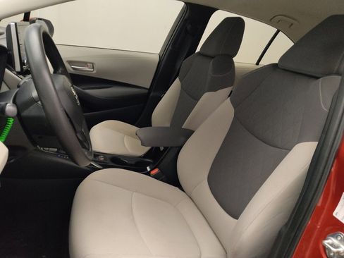 Used 2021 Toyota Corolla LE w/ LE Convenience Package FWD image 17
