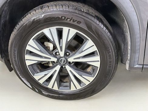 Used 2022 Nissan Rogue SV FWD image 34