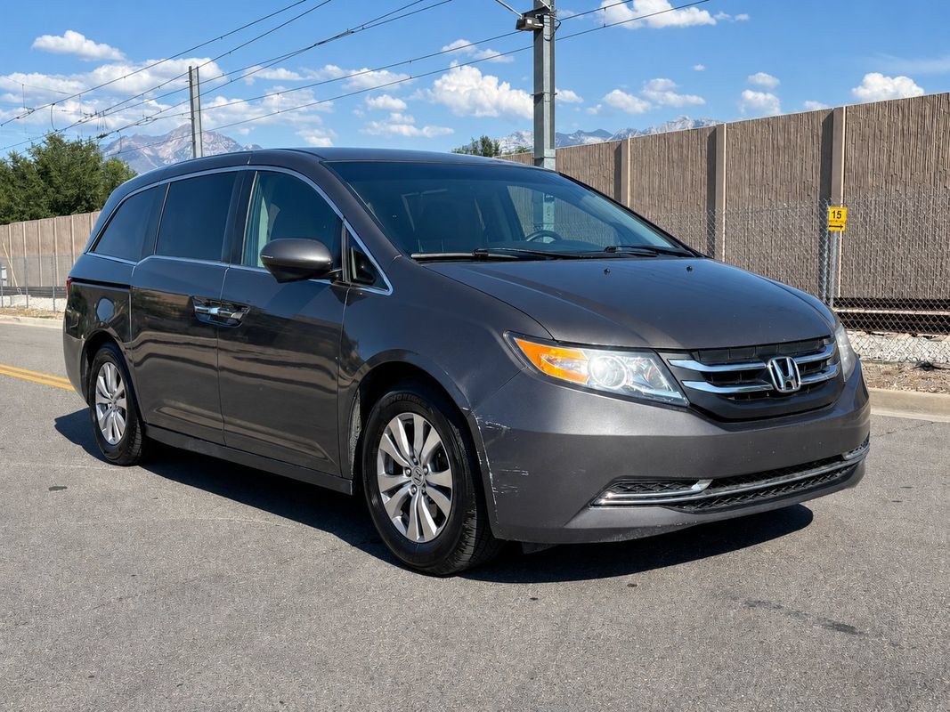 Used 2017 Honda Odyssey SE image 7