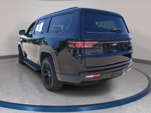 Used 2024 Jeep Wagoneer Series II AWD/4WD image 9