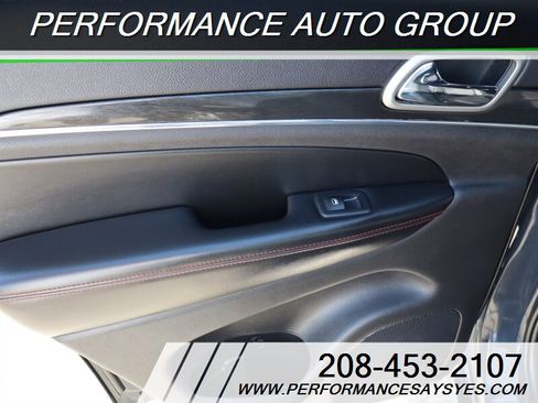 Used 2018 Jeep Grand Cherokee Trailhawk AWD/4WD image 17