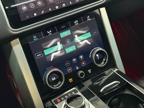 Used 2019 Land Rover Range Rover Long Wheelbase Supercharged image 35