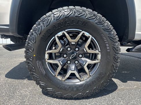 New 2026 Chevrolet Colorado ZR2 AWD/4WD image 10