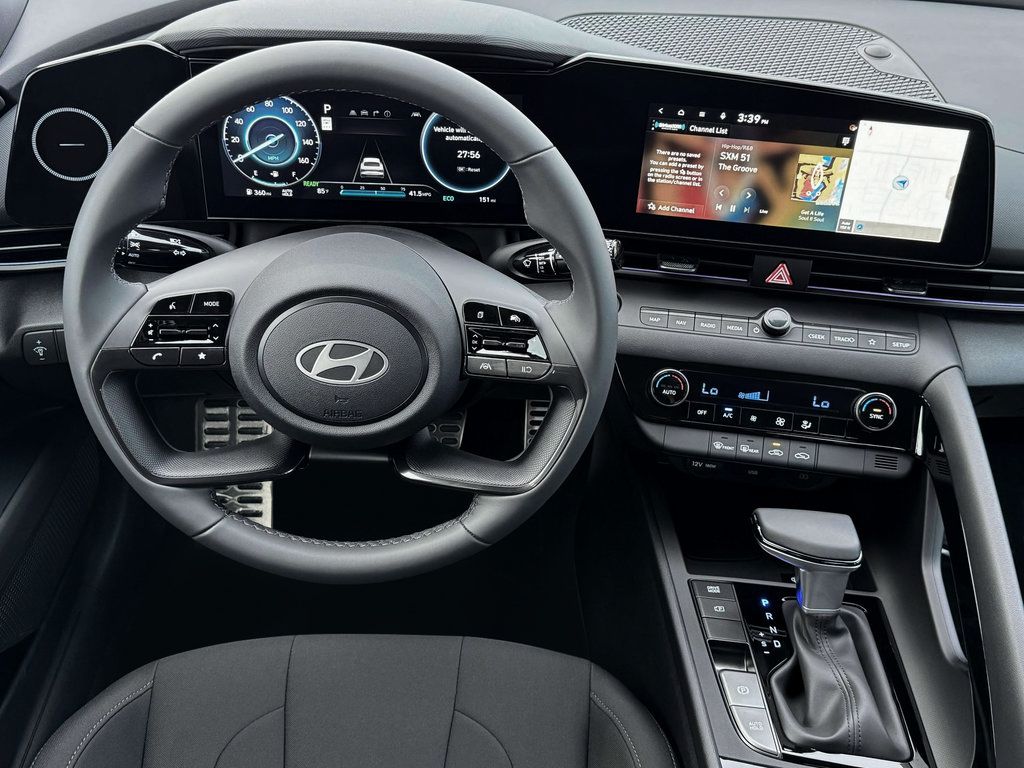 New 2025 Hyundai Elantra SEL FWD image 18