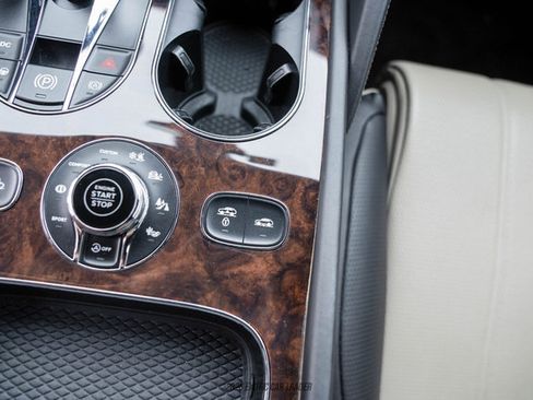 Used 2022 Bentley Bentayga Speed image 67