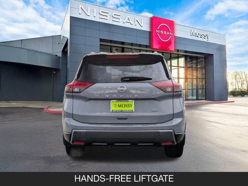 Certified 2025 Nissan Rogue SL w/ Tech Package image 9