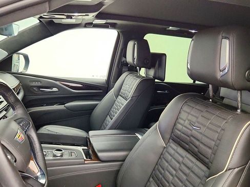 Used 2023 Cadillac Escalade ESV Sport Platinum AWD/4WD image 22