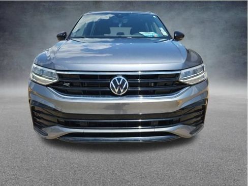 Used 2023 Volkswagen Tiguan SE R-Line FWD image 2