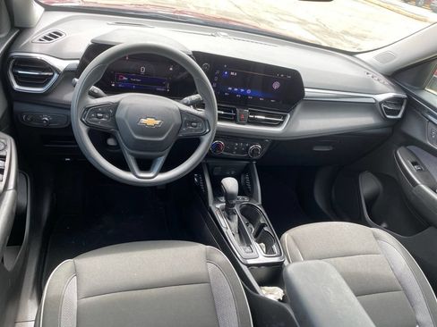 Used 2025 Chevrolet TrailBlazer LT FWD image 15