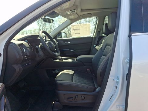 New 2026 Nissan Pathfinder Platinum AWD/4WD image 6