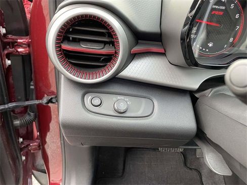 Used 2024 Chevrolet Trax RS w/ Driver Confidence Package image 21