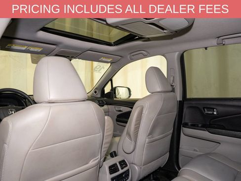 Used 2019 Honda Pilot Touring image 11