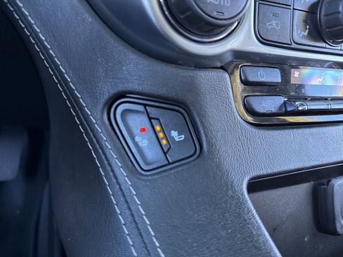 Used 2020 Chevrolet Tahoe LT image 40