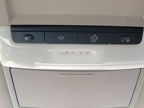 Used 2024 Nissan Rogue S FWD image 29
