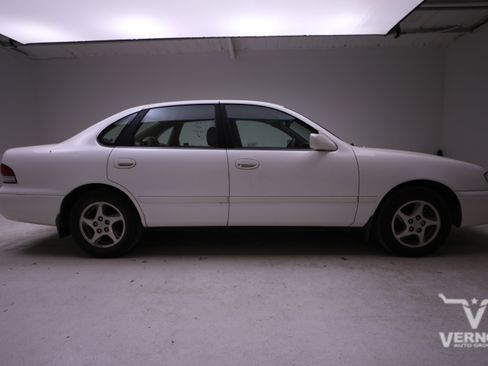 Used 1997 Toyota Avalon XL image 5