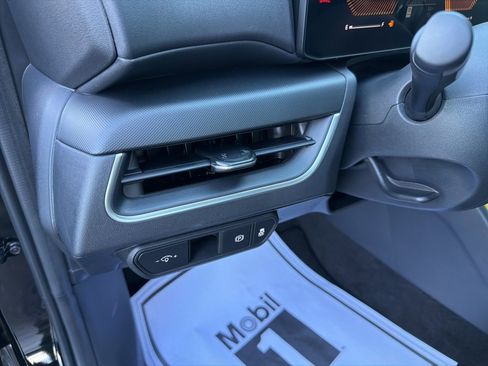 New 2025 Kia K4 LX image 32