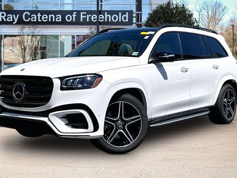 Used 2025 Mercedes-Benz GLS 450 4MATIC image 1