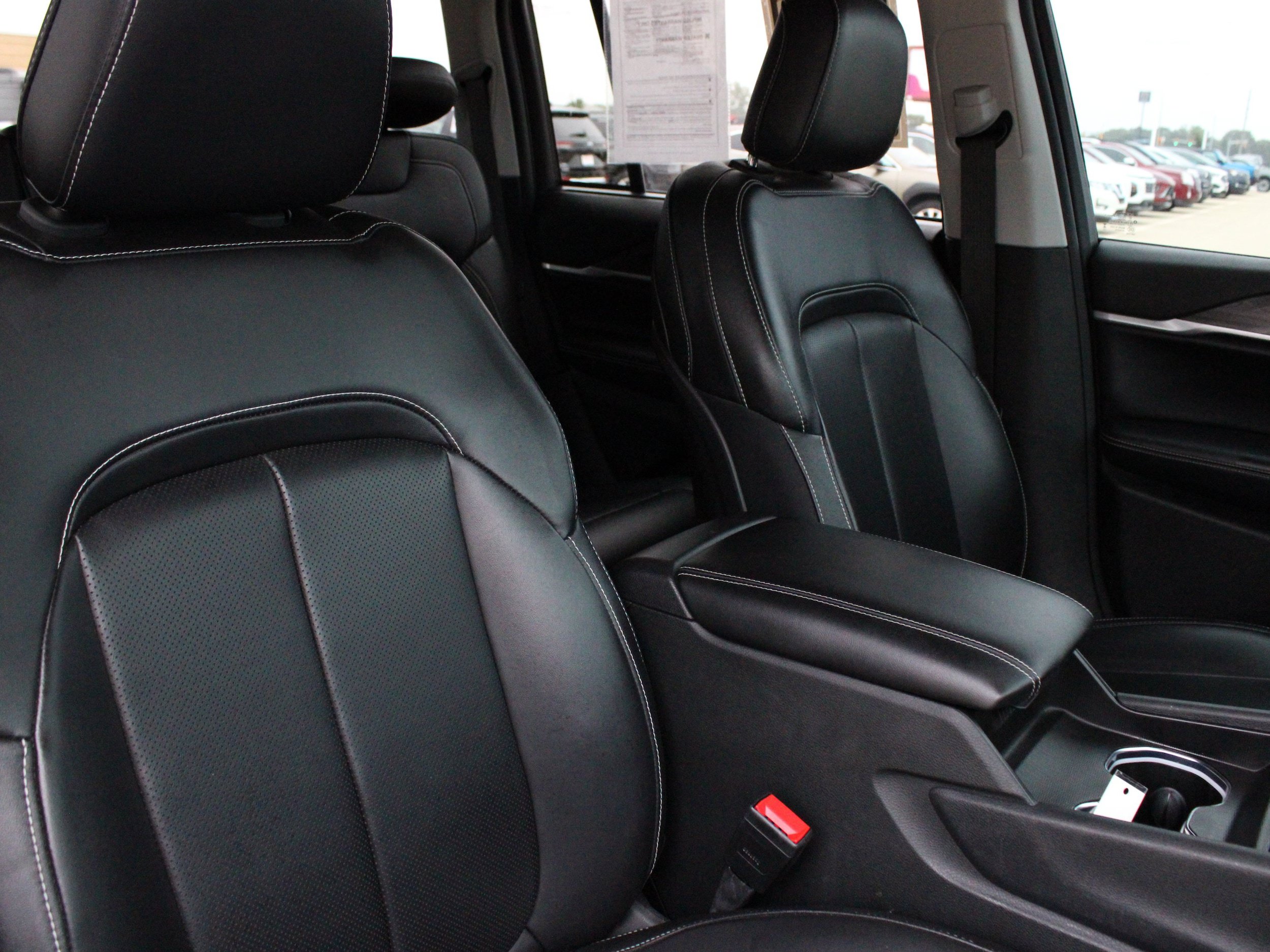 Used 2023 Jeep Grand Cherokee Limited w/ Luxury Tech Group II AWD/4WD image 45