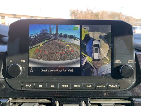 Used 2024 Nissan Pathfinder Platinum w/ Cargo Package image 25