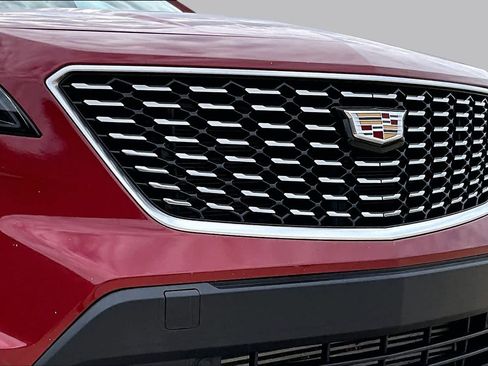Used 2019 Cadillac XT4 Premium Luxury w/ Cold Weather Package FWD image 29