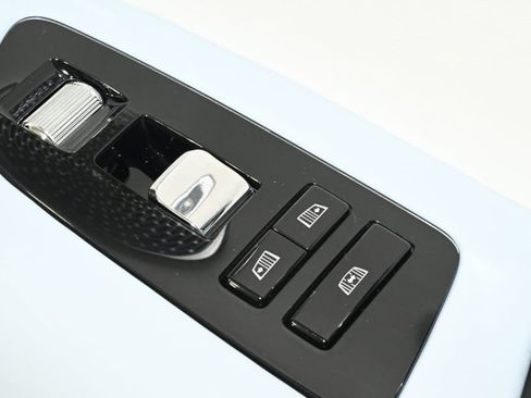 Used 2023 Rolls-Royce Ghost Black Badge w/ Black Badge Ghost Package image 24