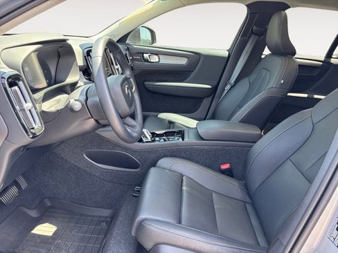 New 2025 Volvo XC40 B5 Plus w/ Protection Package Premier image 9