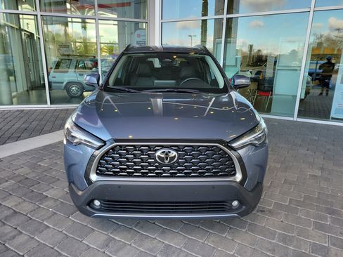 Used 2024 Toyota Corolla Cross XLE image 9