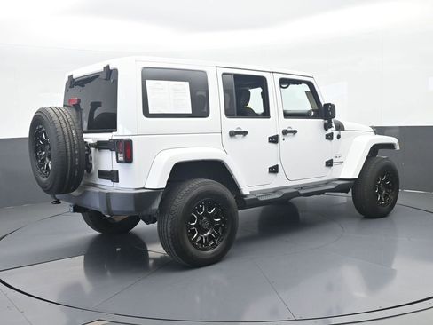 Used 2018 Jeep Wrangler Unlimited Sahara w/ Connectivity Group image 6