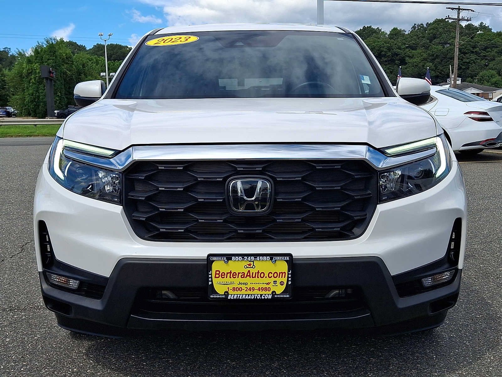 Used 2023 Honda Passport EX-L image 2