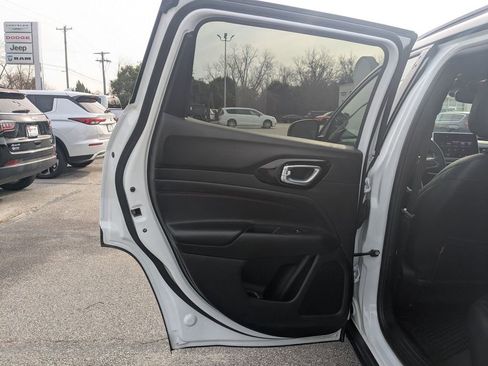 Used 2024 Jeep Compass Trailhawk image 24