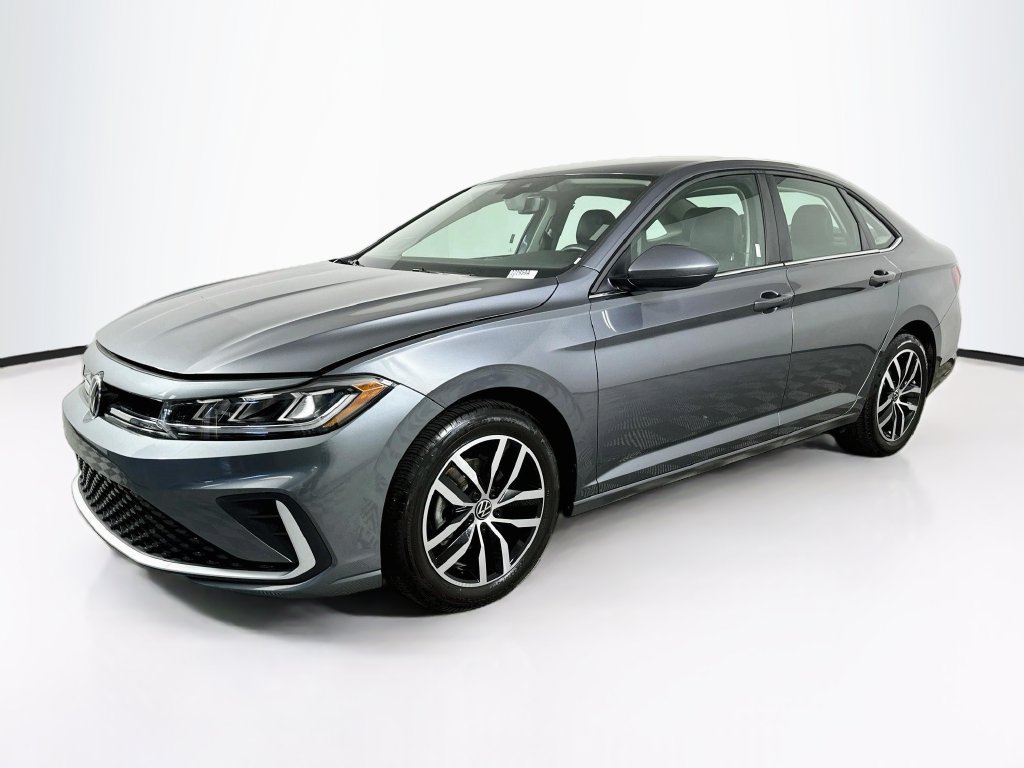 Used 2025 Volkswagen Jetta SE FWD image 1