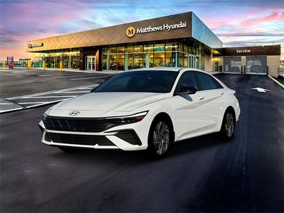 New 2025 Hyundai Elantra SEL
