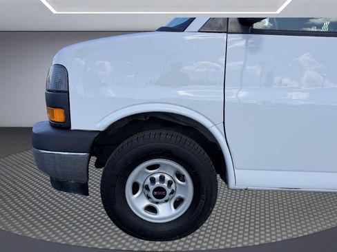 Used 2021 GMC Savana 2500 Extended w/ Driver Convenience Package image 12