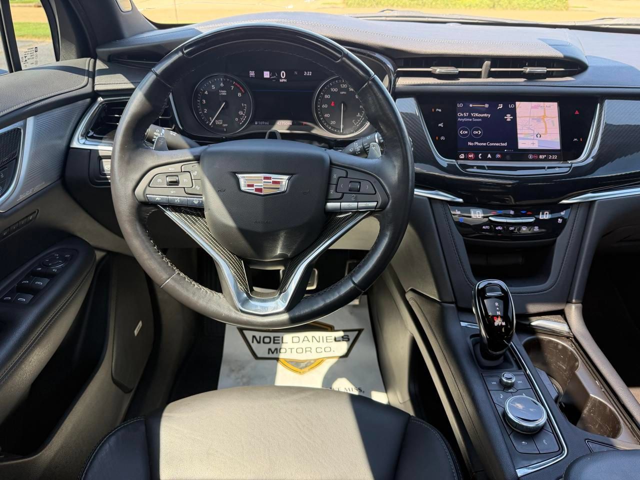 Used 2023 Cadillac XT6 Sport w/ LPO, ONYX Package AWD/4WD image 17