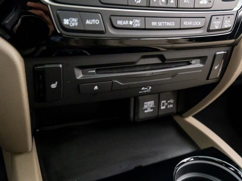 Used 2021 Honda Pilot Touring image 26