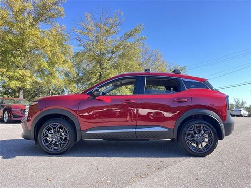 New 2026 Nissan Kicks SR image 3