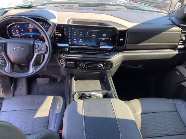 Used 2024 Chevrolet Silverado 2500 ZR2 w/ Technology Package AWD/4WD image 4