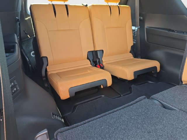 New 2026 Lexus LX 600 4WD w/ Luxury Package image 12
