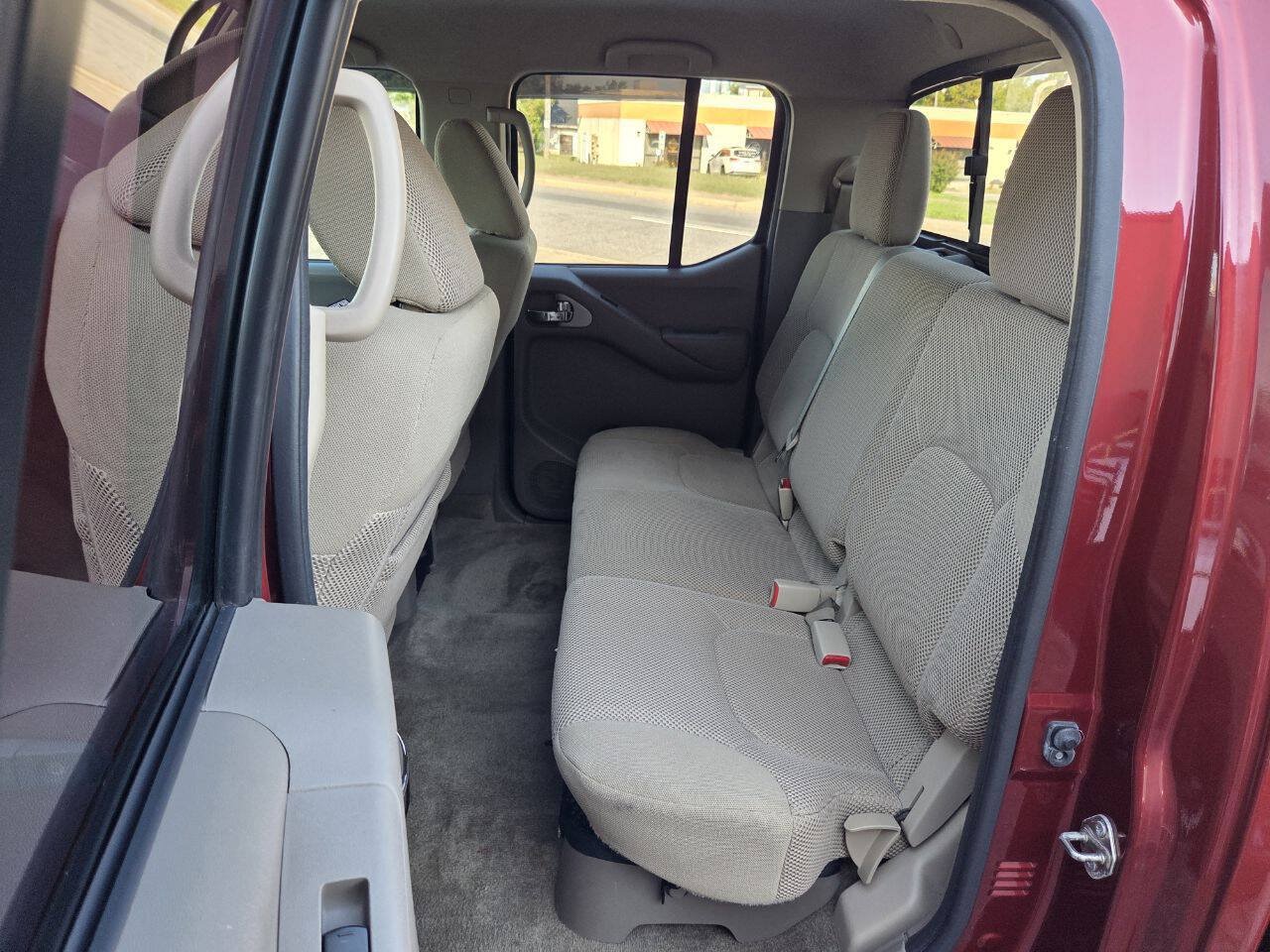 Used 2017 Nissan Frontier SV AWD/4WD image 14