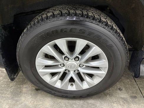 Used 2019 Lexus GX 460 Premium w/ Premium Package image 21