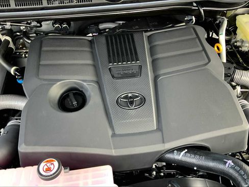 New 2025 Toyota Tundra Platinum image 17